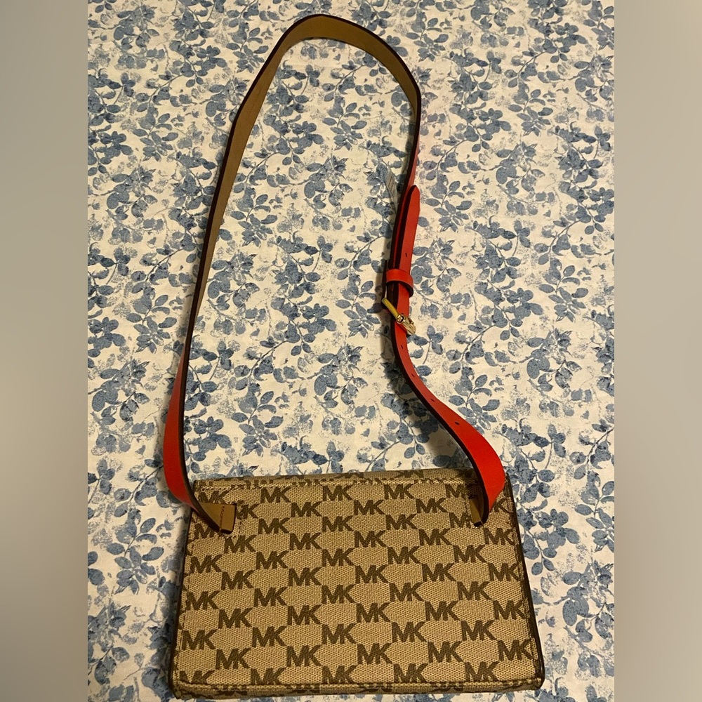 Michael Kors Red and Brown Signature Fanny Pack powder blush small bag Size L/XL - Picture 5 of 14